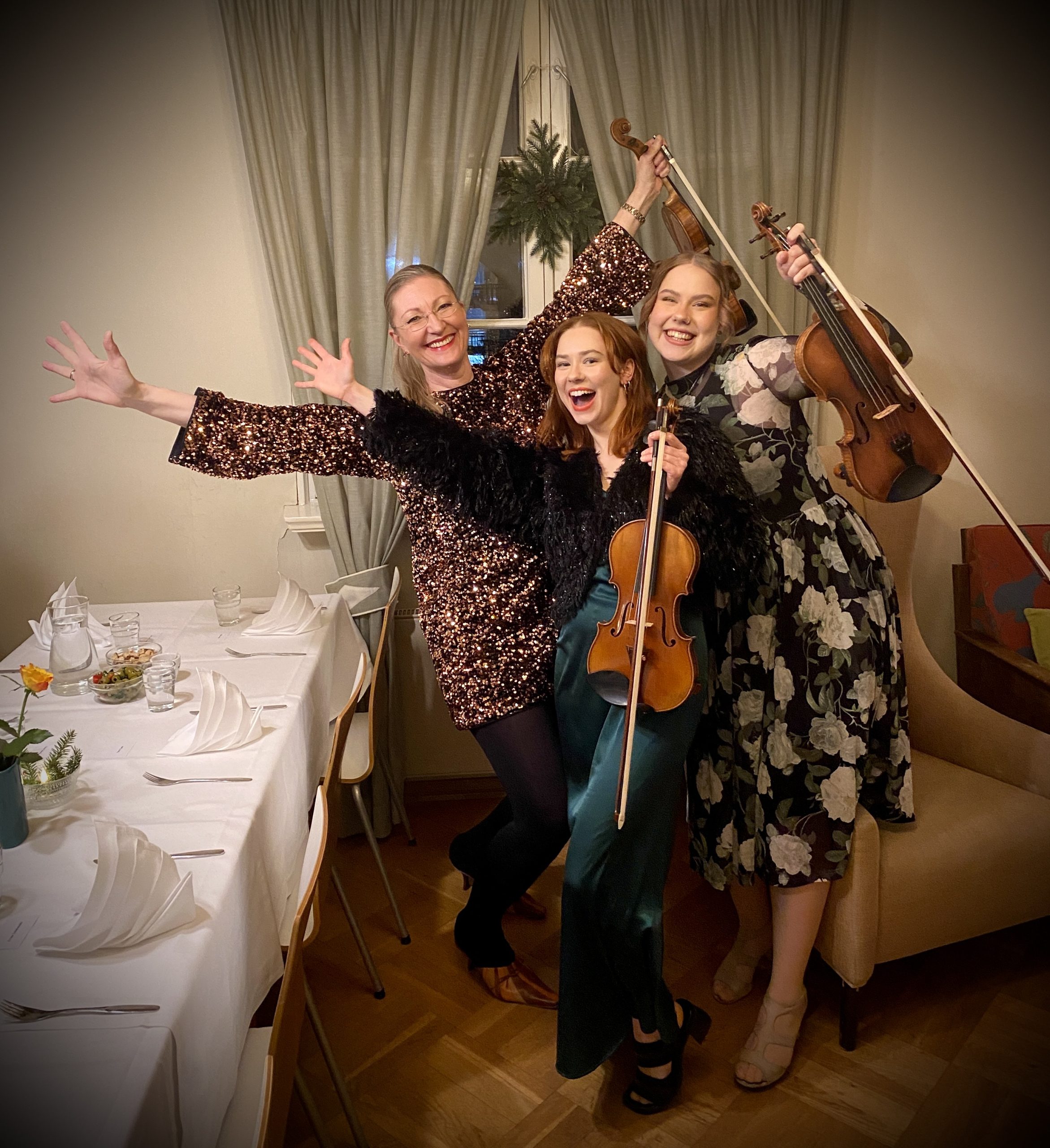 1. Helmi Trio: Heidi M. Mantere, Minea Myllykoski, Elsa Vuolanne